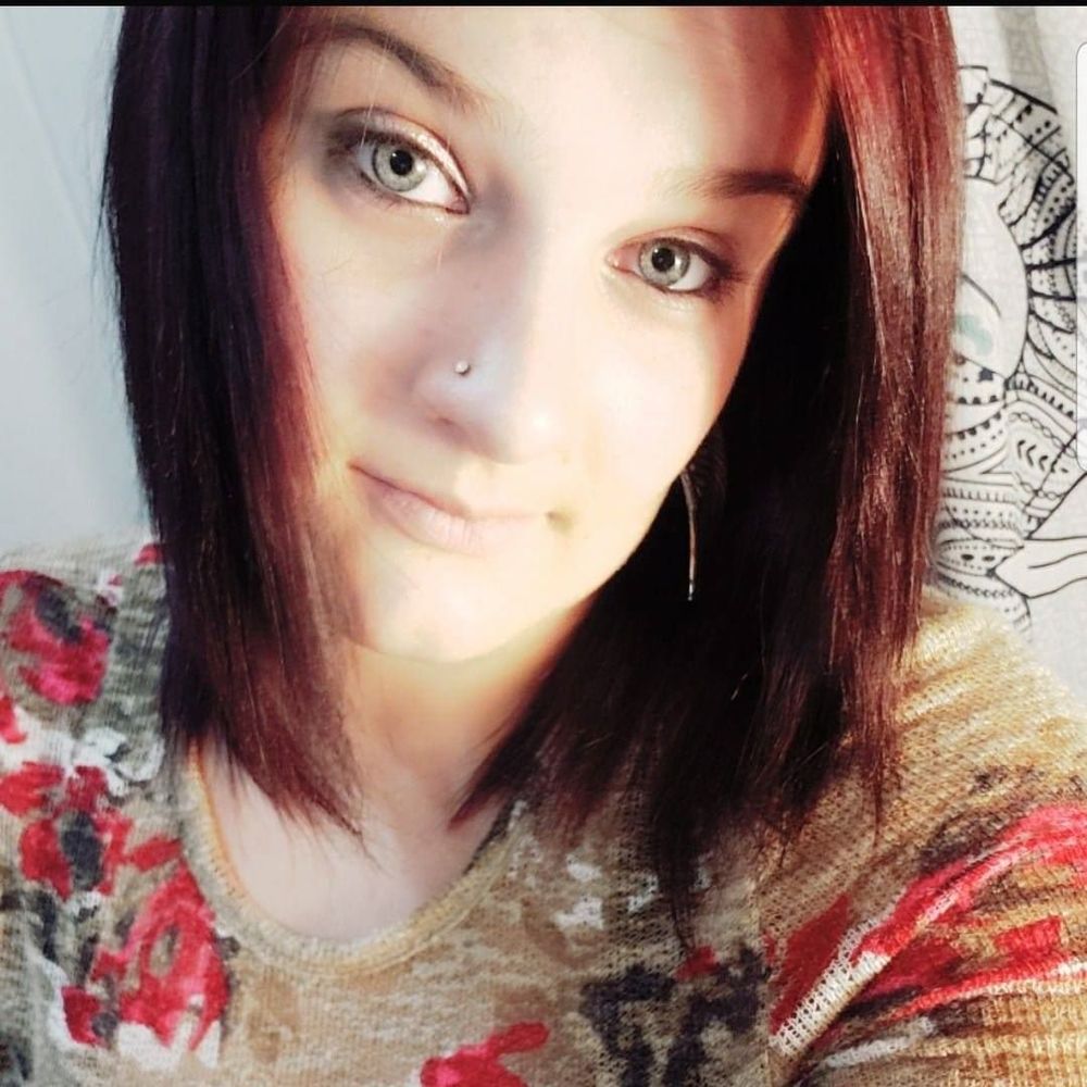 Meet your Posher, Sarah - Picture 1 of 1